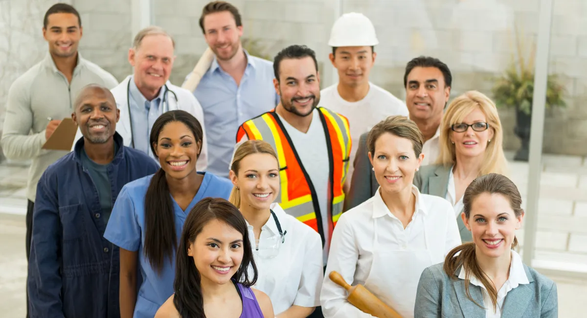 Những Ngành Có Tỷ Lệ Giữ Chân Người Có Giấy Phép Lao Động Thành Thường Trú Nhân Cao Nhất